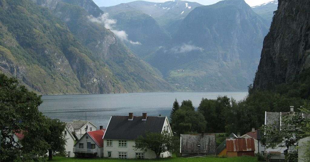 10. Undredal