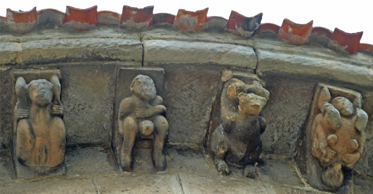 Art érotique médiéval, Colegiata de San Pedro de Cervatos, Cantabrie