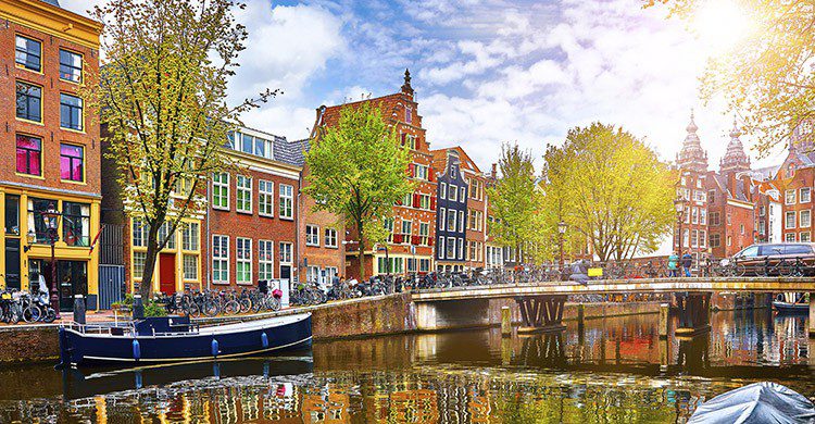 Vue sur les canaux d'Amsterdam (Istock)