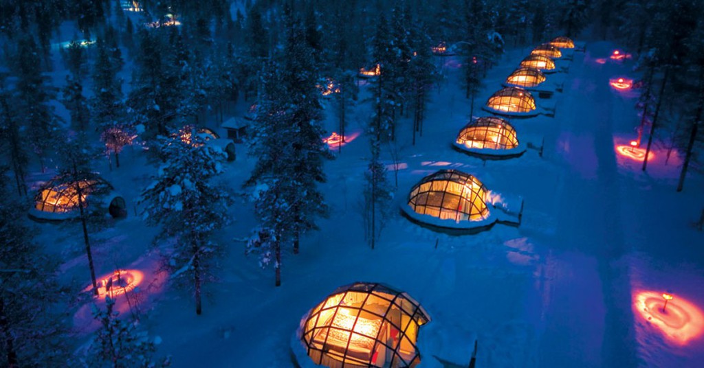 Avec ses igloos de verre et ses chalets en rondins, l'hôtel Kakslauttanen vous promet de vivre des instants magiques, immergé en plein milieu de la magnifique nature de Laponie.