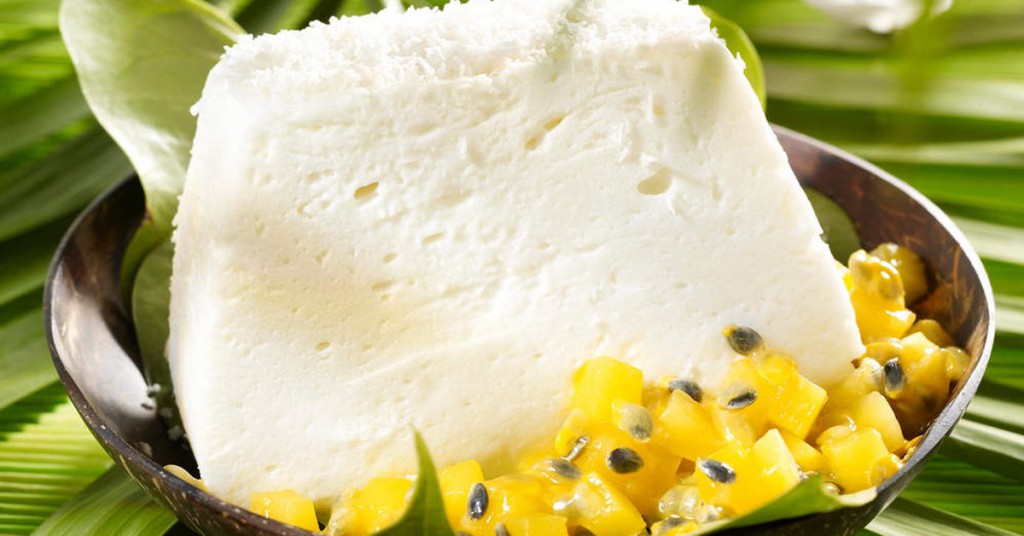 5. Blanc-manger au lait de coco et fruits exotiques