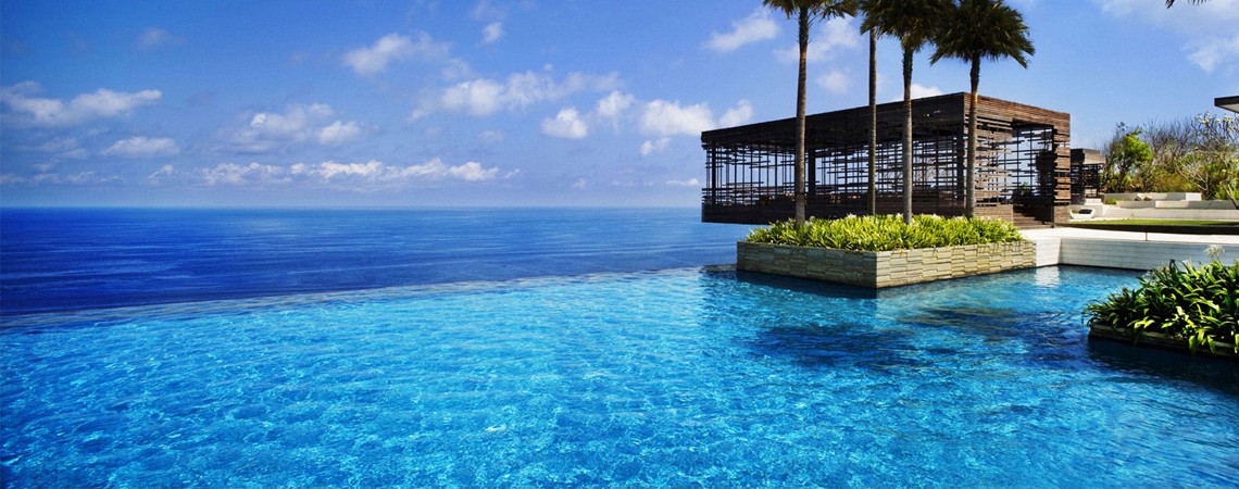 Vues sur piscine avec fond de mer