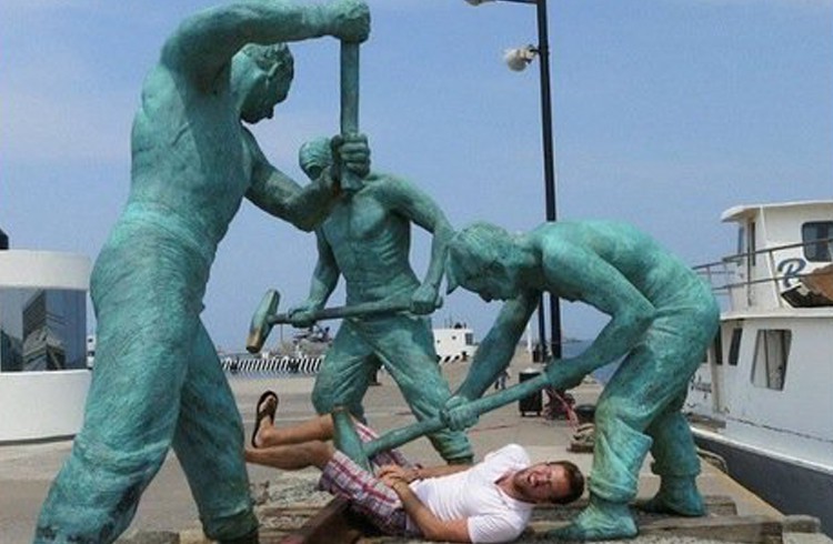 Roué de coup -Demotivateur.com