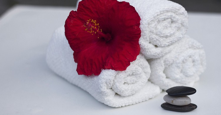 Lot de serviettes dans un hôtel - pixabay 