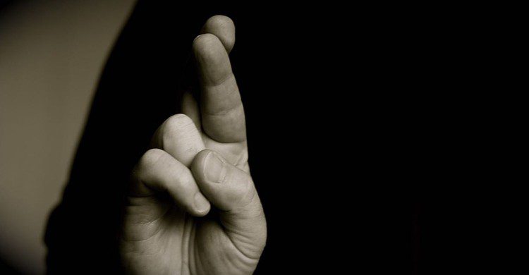 Croiser les doigts - bureaudigital