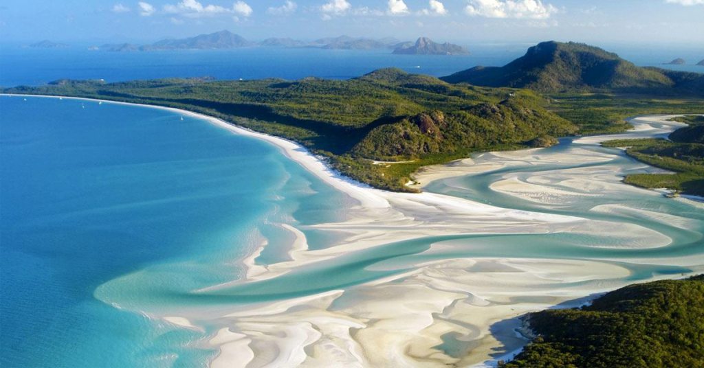 3. Grace Bay, Îles Turques-et-Caïques (Caraïbes)