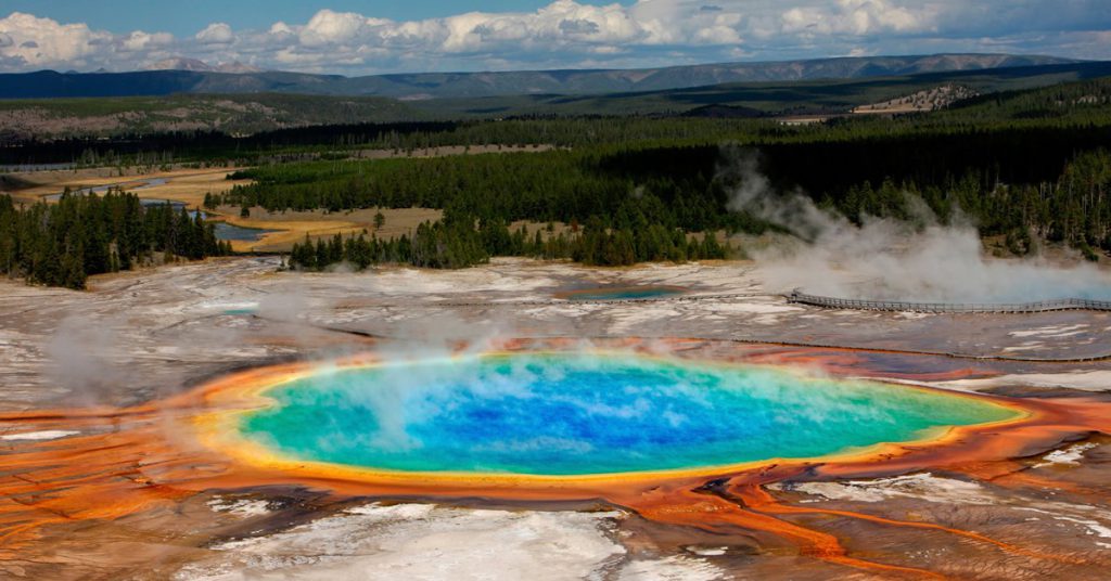 4. Le Grand Prismatic Spring