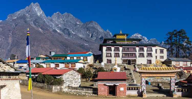Le camp de base du Mardi HimalLes baroudeurs et baroudeuses qui aiment l'aventure prendront leur pied au camp de base du Mardi Himal, cette montagne gigantesque culminant à plus de 5 500 mètres. Et si vous ne comptez pas en faire l'ascension, les sentiers alentours vous offriront tout de même des excursions de rêve.