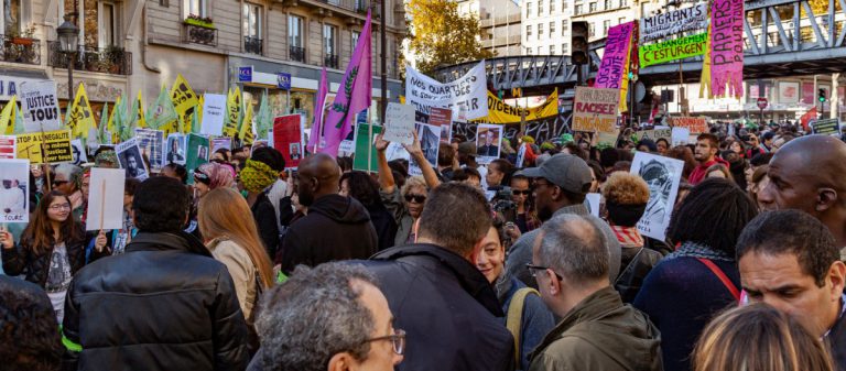 D'où vient l'expression "faire grève" ?