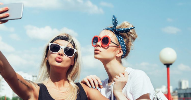 5 immanquables pour faire des rencontres en vacances