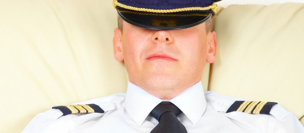 Pilote faisant une sieste
