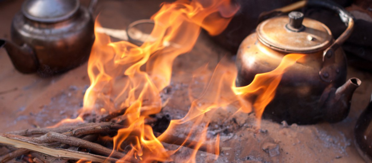 Le thé brûlant : meilleur remède contre la chaleur saharienne !