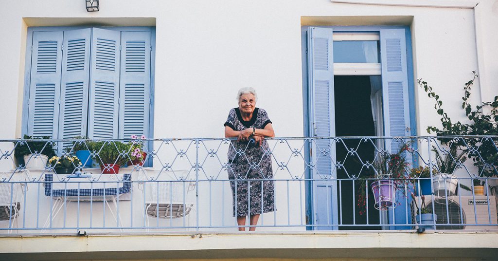 12. Les dents sur le toit en Grèce