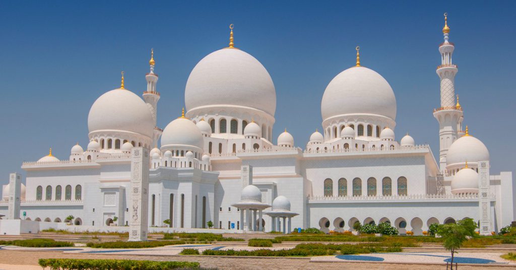 2. La mosquée Cheikh Zayed, à Abu Dhabi aux Émirats Arabes Unis