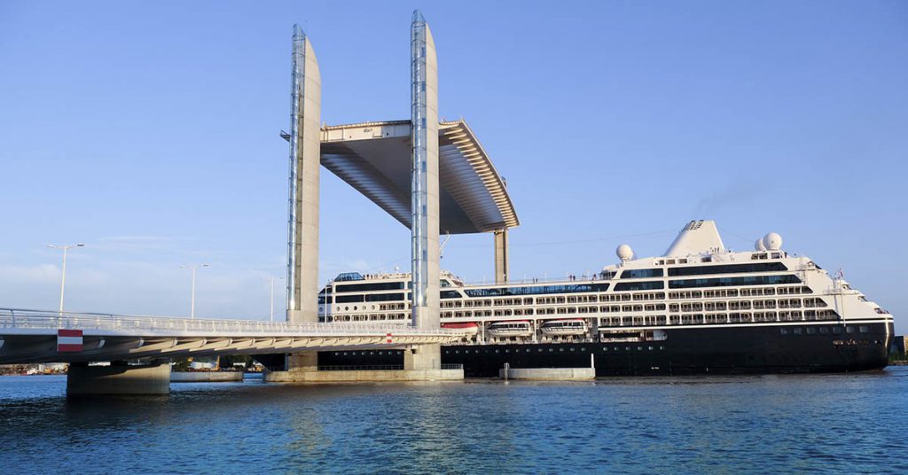 7. Le pont Chaban-Delmas