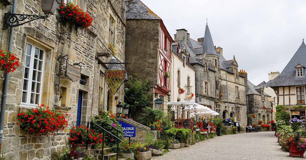 2. Rochefort-en-Terre