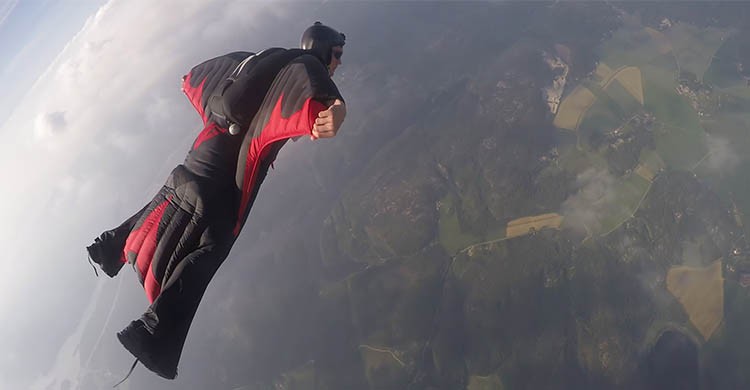 Wingsuit (iStock)