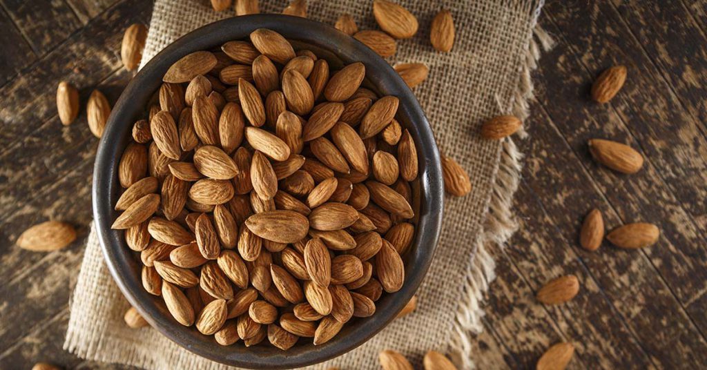 7. Les amandes amères