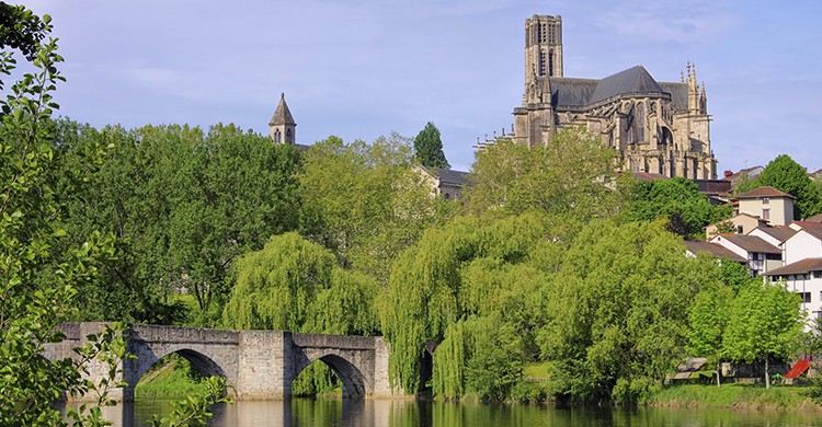 Vue sur la cathédrale de Limoges en Limousin (Istock)