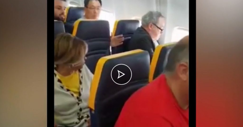 Sigue leyendo Il fait un scandale à Ryanair parce qu&rsquo;il est assis à côté d&rsquo;une femme… noire.