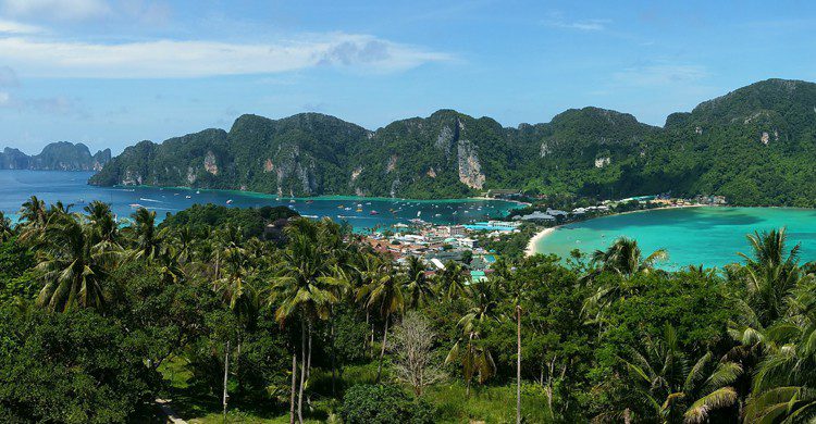Vue aérienne de l'île thaïlandaise de Ko Phi Phi Le